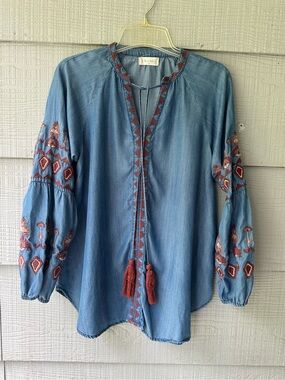 Altar'd State Embroidered Chambray Boho Tunic Top w/ Tassels~M